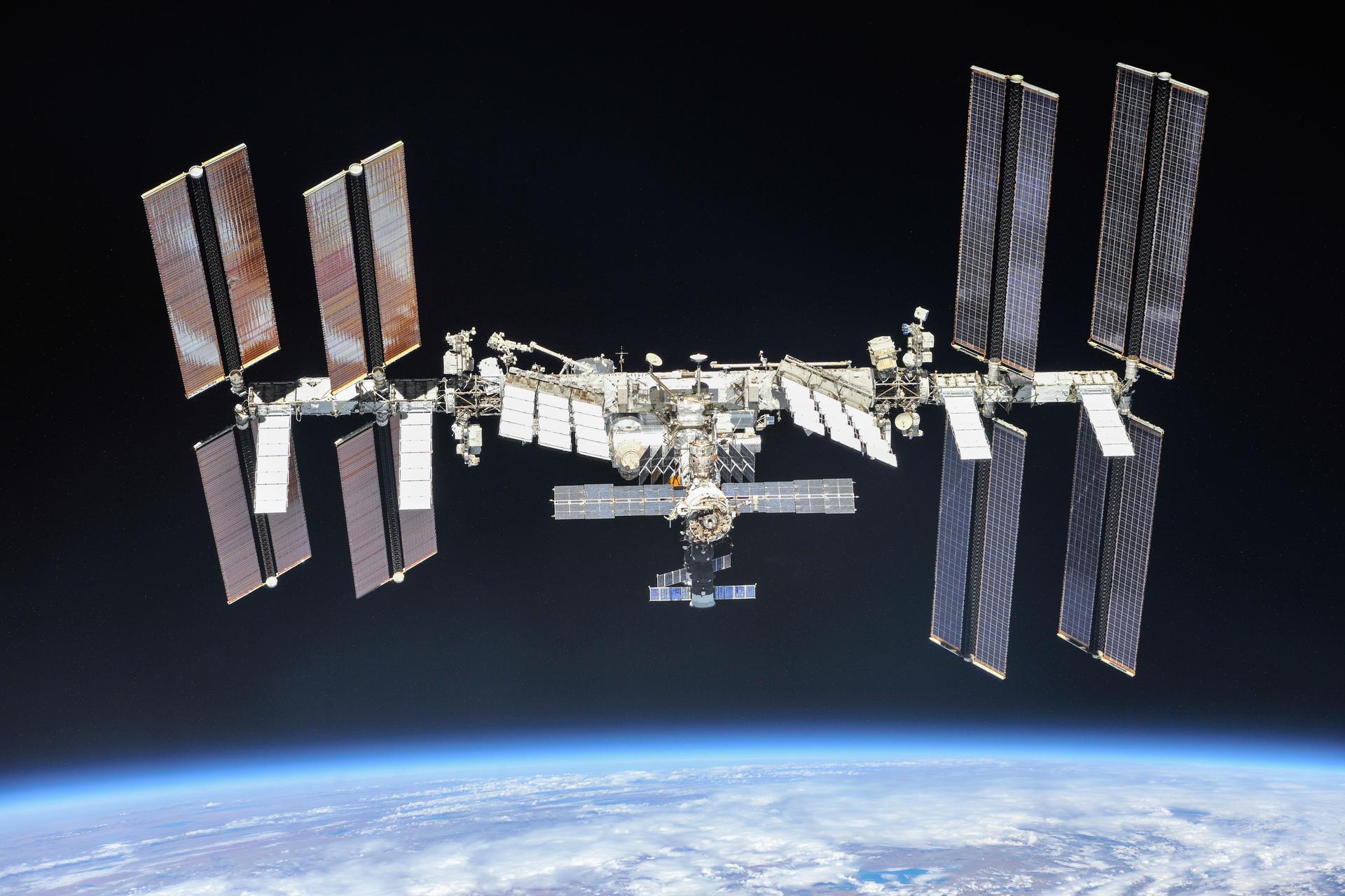 A beautiful photo of the International Space Station